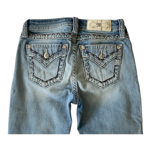 ♥️Miss Me♥️Women's mid- rise Capri Blue Jeans size ( 26) - Picture 7 of 8